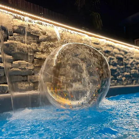 Avec Piscine - 15 ' Jo - Velos - 30 '