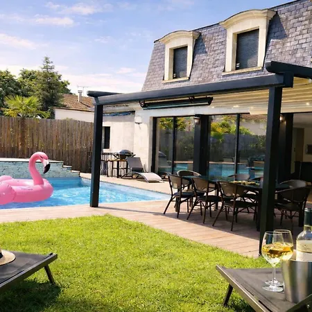 Villa Avec Piscine - 15 ' Jo - Vélos - 30 '